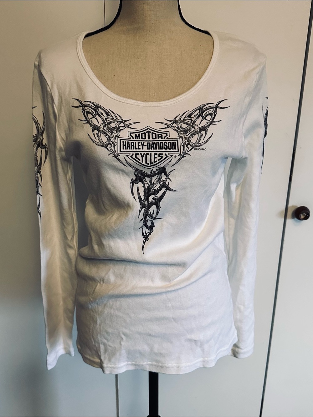Harley-Davidson Women’s Tops. Hoodie and 2 long sleeve tops - Picture 7 of 12